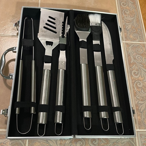 Other - EUC Stainless Steel BBQ SET